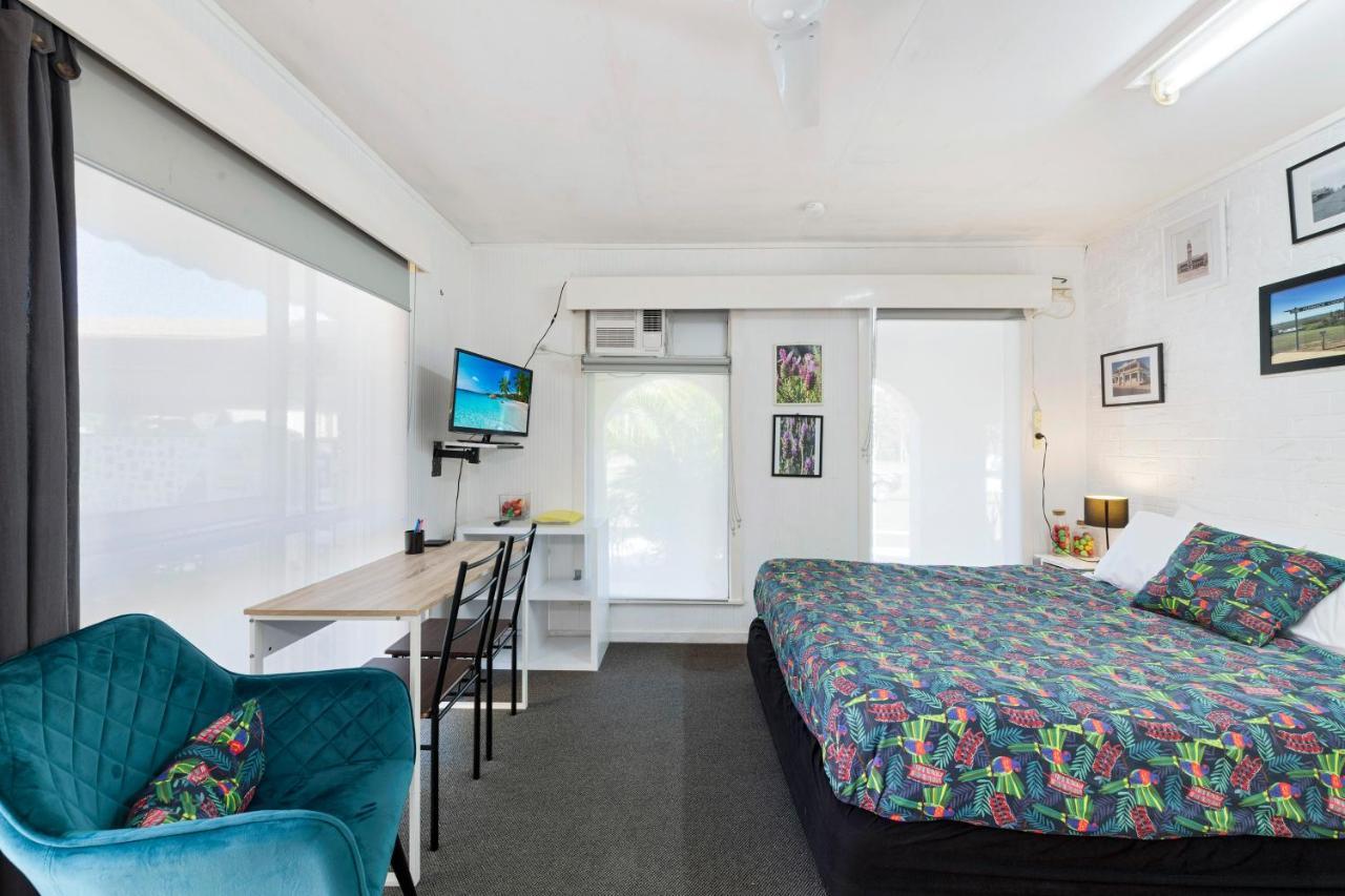 Bundaberg Coral Villa Motor Inn ภายนอก รูปภาพ