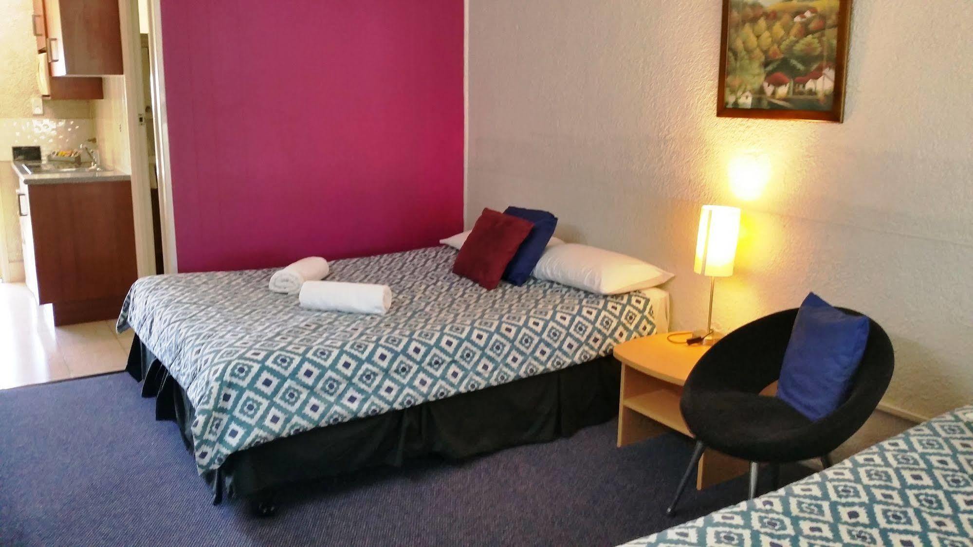 Bundaberg Coral Villa Motor Inn ภายนอก รูปภาพ