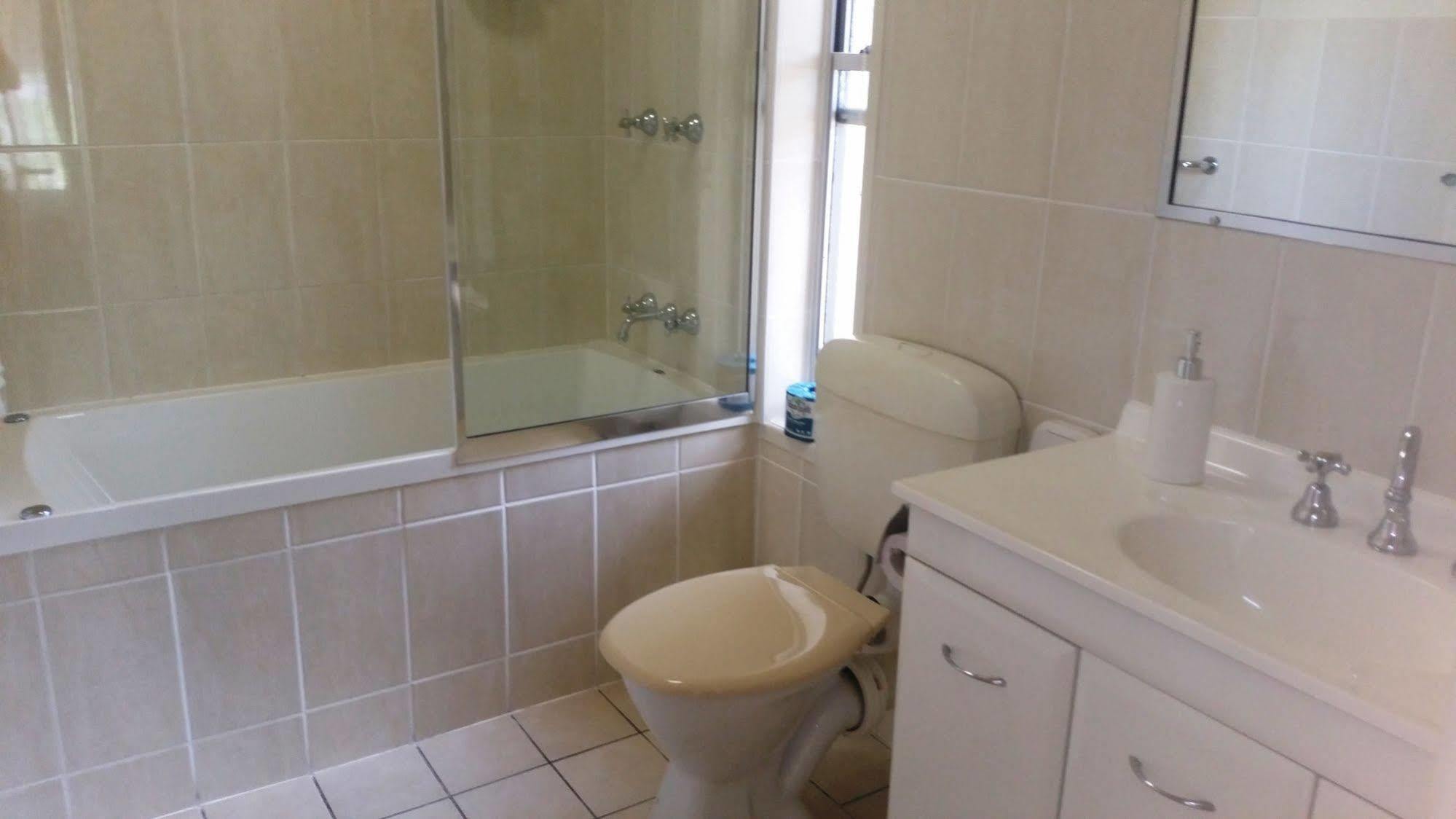 Bundaberg Coral Villa Motor Inn ภายนอก รูปภาพ