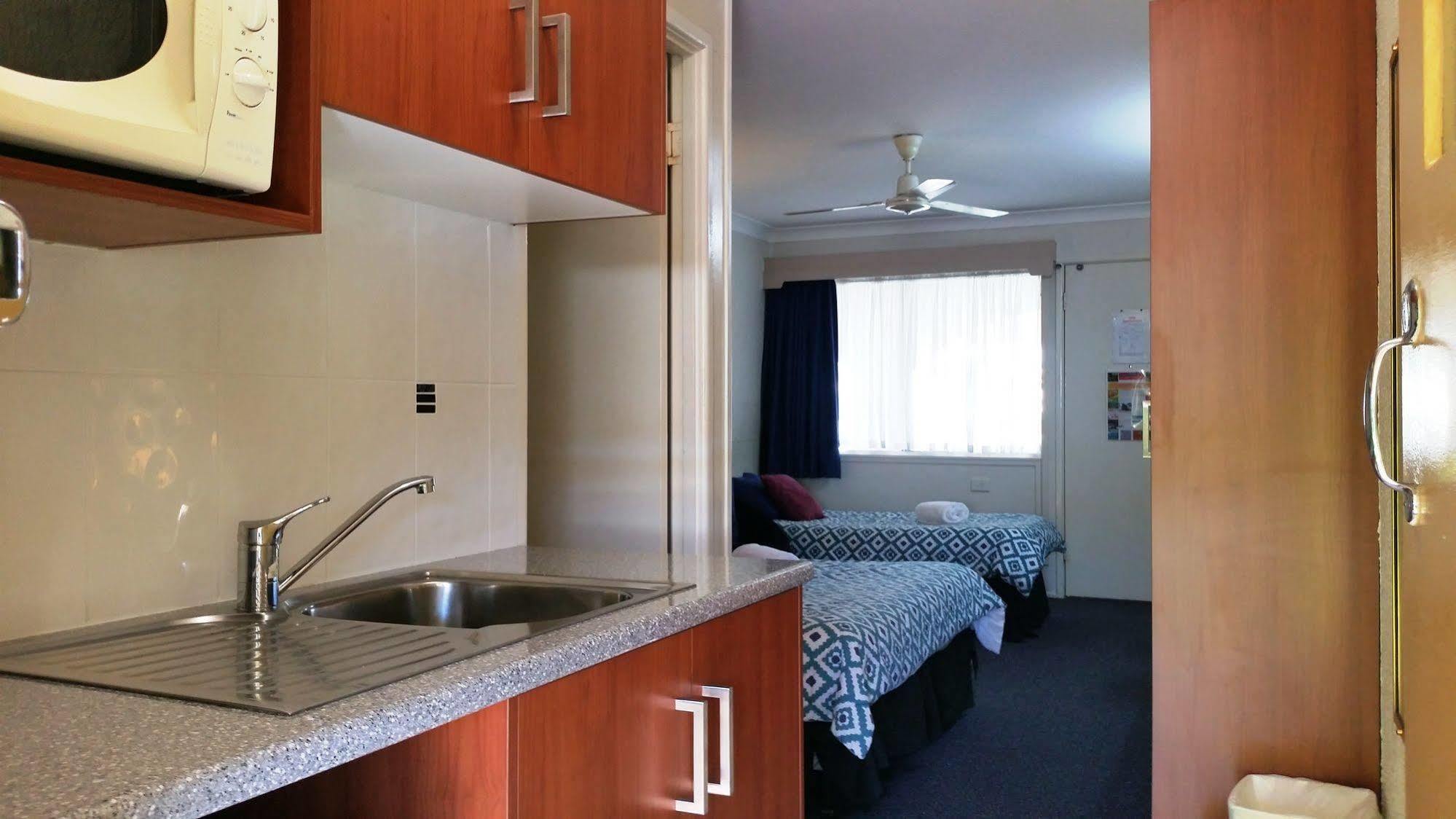 Bundaberg Coral Villa Motor Inn ภายนอก รูปภาพ