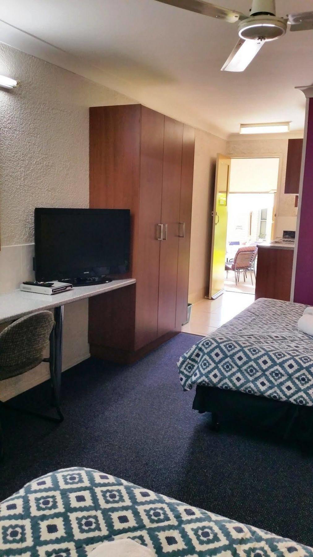 Bundaberg Coral Villa Motor Inn ภายนอก รูปภาพ