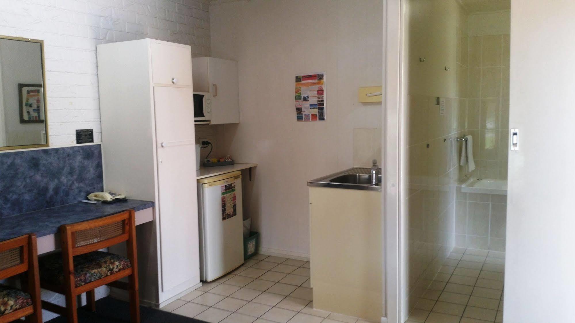 Bundaberg Coral Villa Motor Inn ภายนอก รูปภาพ