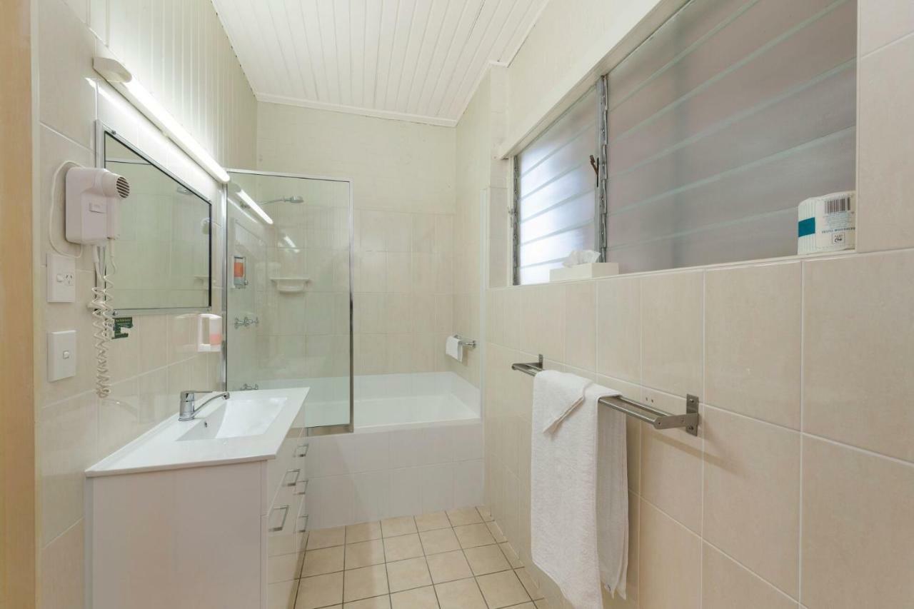 Bundaberg Coral Villa Motor Inn ภายนอก รูปภาพ